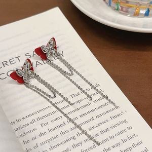 Boucles d'oreilles papillon floquées avec pompon, en alliage de zinc plaqué or, luxueuses, élégantes, haut de gamme, nouveauté automne/hiver pour femme, idéales pour les soirées - Product Image 3