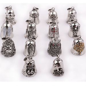 Novedad transfronteriza: Colgante de cruz vintage con efecto de aceite goteante, estilo punk para hombre, llavero de ángel con alas de plumas estilo locomotora - Product Image 1