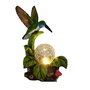 带太阳能灯的鸟类花园装饰品，蜂鸟雕像树脂花园鸟类装饰