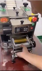 Máquina Automática para Envolver Empanadillas de Acero Inoxidable con Motor que Puede Cambiar los Moldes - Product Image 5