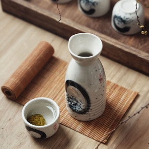 Juego de Decantador y Tazas de Cerámica Vintage Estilo Japonés para Sake y <span class=keywords><strong>Umeshu</strong></span>, para Uso en Casa, Bar o Restaurante, Regalo para Servir Licores - Product Image 5