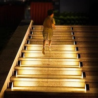 Lampes d'escalier solaires à LED avec détecteur de mouvement Éclairage de pont extérieur du crépuscule à l'aube