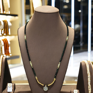 Chaîne de perles noires en or 22 carats traditionnelle indienne Mangalsutra, pendentif minimaliste en perles et zircon, bijoux à porter au quotidien pour femmes - Product Image 3