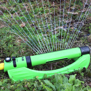 DareFish Arroseur oscillant automatique 3-en-1 avec pistolet de pulvérisation, conception à 15 trous, en plastiques techniques <span class=keywords><strong>pour</strong></span> usage domestique et espaces verts publics - Product Image 4