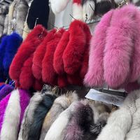 Vente en gros d'usine Les femmes adorent les porte-clés en vraie fourrure de renard Porte-clés de luxe pour femmes Fourrure de renard teinte bleu rouge rose blanc Porte-clés innovant