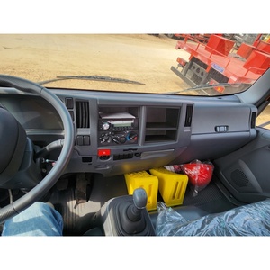 شاحنة إيسوزو KV100 4x2 مزودة برافعة 5 طن ذات ذراع مستقيم، نظام هيدروليكي من هواد، نصف قطر دوران قصير - Product Image 6