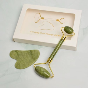 Rouleau de <span class=keywords><strong>jade</strong></span> naturel double tête pour massage Gua Sha, ensemble rouleau de <span class=keywords><strong>jade</strong></span> et Gua Sha, vente en gros, direct usine - Product Image 1