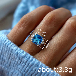 Anello Vintage con Gemma Blu in Stile Corte per Donne, Elegante Gioiello da Dito - Product Image 3