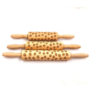 Rouleau à pâtisserie en bois rustique avec utilisation <span class=keywords><strong>pour</strong></span> cookie et Look Roller Cat Claw Design Piece et produit fait main avec usage domestique <span class=keywords><strong>pour</strong></span> la <span class=keywords><strong>cuisine</strong></span> - Product Image 3