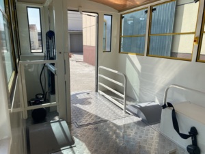 Train touristique électrique sans rails de luxe <span class=keywords><strong>Dorlin</strong></span> de haute qualité pour 58 passagers, idéal pour les visites de sites touristiques - Product Image 2