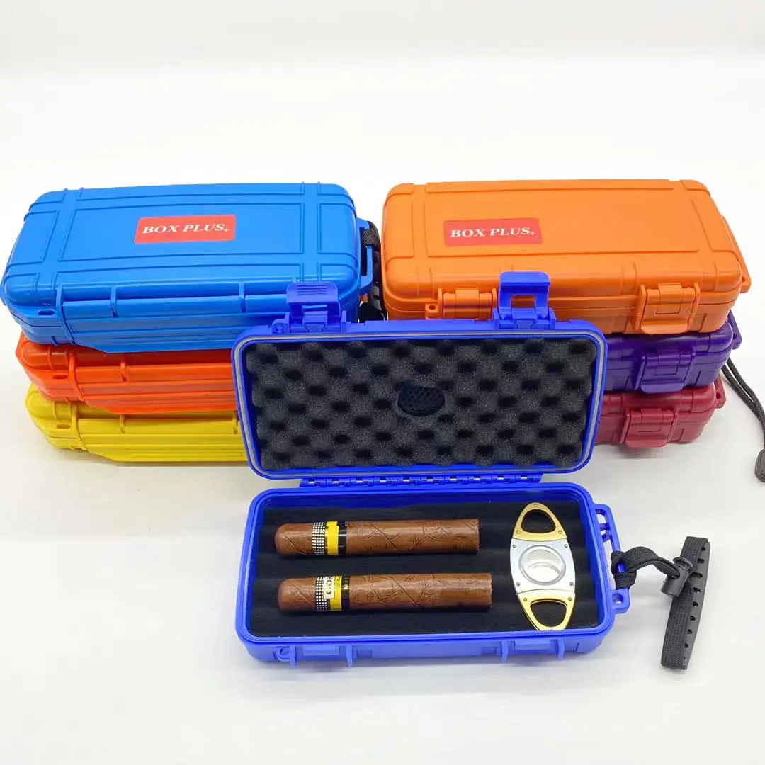 Free Sample Portable Cigar Travel Humidor Case America Hot Selling Cigar Box Case With Cigar Cutter Other Accessories