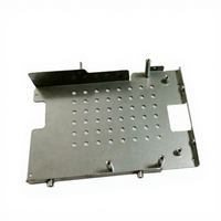 Pièces en tôle métallique personnalisées industrielles, déflecteur perforé pour dissipation thermique, boîtier de protection électronique en aluminium pour module PCB