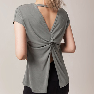 En gros Hauts de sport pour femmes à coupe ample, à manches courtes, dos torsadé fendu et dos ouvert, pour yoga, pilates et fitness - Product Image 1