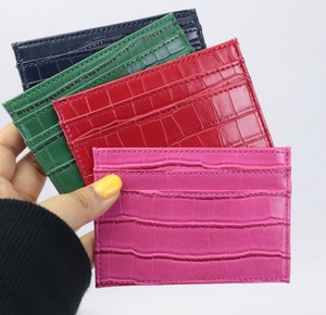 Tarjetero en relieve de cocodrilo pequeño de cuero PU personalizado, <span class=keywords><strong>Mini</strong></span> cartera portátil para tarjeta de crédito para mujer, monedero para <span class=keywords><strong>hombre</strong></span> y mujer - Product Image 1