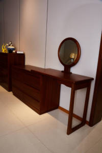 Table de toilette de luxe avec miroir LED et tiroirs, chaise, commode, armoire à maquillage, commodes, chambre - Product Image 6