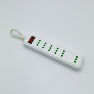 Regleta de alimentación de tipo chileno con 6 salidas para uso en electrodomésticos - Product Image 3