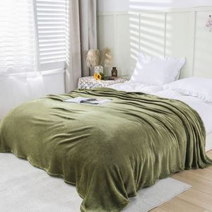 Ensemble de serviettes de bain douillettes en microfibre à séchage rapide, motif écossais, mini couverture tricotée jetable douce pour usage domestique avec logo répété et lingette incluse - Product Image 2