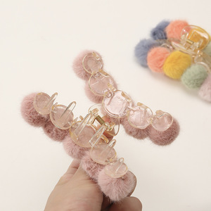 Pince à cheveux élégante en peluche surdimensionnée, accessoires romantiques pour les rendez-vous, les fêtes et les mariages - Product Image 6