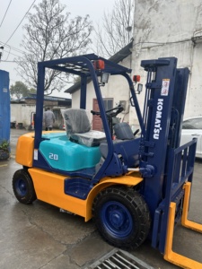 Б/у вилочный погрузчик Komatsu FD25, 2 тонны, 90% новый, с оригинальным японским двигателем и подшипниками, гарантия 1 год, сделано в Японии - Product Image 3