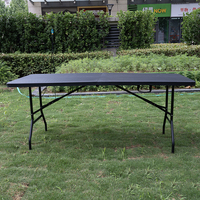 Table pliante rectangulaire en plastique imitation rotin noir de 6 pieds pour événements, vente en gros d'usine, populaire pour jardins et patios
