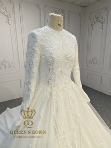 <span class=keywords><strong>Abito</strong></span> da Sposa QUEENS GOWN Moderno a Maniche Lunghe <span class=keywords><strong>con</strong></span> Vita Basca Collo Alto <span class=keywords><strong>Gonna</strong></span> <span class=keywords><strong>in</strong></span> <span class=keywords><strong>Tulle</strong></span> Brillante <span class=keywords><strong>con</strong></span> Glitter - Product Image 4