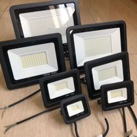 Projecteur LED 100w et 200w Projecteur LED Lumière LED Extérieure Projecteur LED IP65 Éclairage LED pour stade