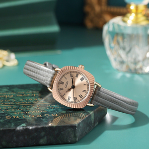 Reloj Compacto de Mujer Estilo Nicho, Diseño Creativo Vintage, Estética Simple, Caja de Acero Inoxidable, Correa de Cuero (Movimiento de Cuarzo) - Product Image 6