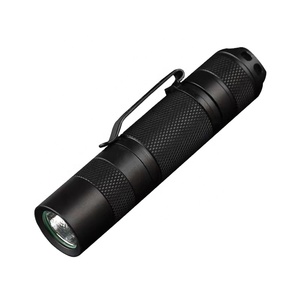 Mini Linterna LED EDC, Funciona con Pilas AA, Clasificación IP65, Aleación de Aluminio, 150 Lúmenes, Multicolor, con Clip - Product Image 1