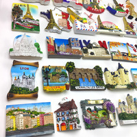 Vente en gros transfrontalière de souvenirs touristiques décoratifs, aimants peints en résine et aimants pour réfrigérateur