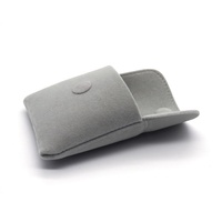8.5*10cm coloris Gris flannellette fourrures sur l'extérieur et l'intérieur bouton pression bijoux emballage sac pochette à bijoux