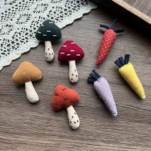 प्यारा कस्टम kawai प्लग कीचेन बैग आकर्षण सहायक उपकरण प्लग कीचेन कस्टम मशरूम गाजर के आकार के कार्टून सहायक - Product Image 4