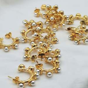 Fashionable <b>Pearl</b> <b>Earrings</b>, Stainless Steel Electroplated <b>Earrings</b>, Ladies' Personalized <b>Earrings</b>, Popular <b>Earrings</b> - Product Image 3