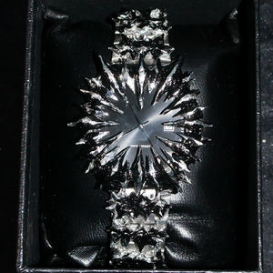 맞춤 디자인 알라바스터 Y2K 쿼츠 무브먼트 고딕 리메이크 남성용 시계 고스 솔더 메이킹 유니크 데코레이션 클로 손목시계 - Product Image 4