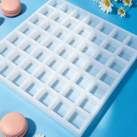 Moules en silicone de qualité alimentaire utilisés pour façonner des cubes de crème glacée congelée, des mousses au chocolat et des cubes de crème glacée lyophilisée pour pouding