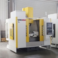 Centro de mecanizado vertical Mitsubishi System 650 GSK CNC Control BT40 Fresadora de perforación Centro de mecanizado de computadora Gong