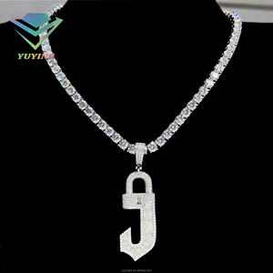 จี้ตัวอักษรสั่งทำสุดฮอต ประดับเพชรโมอิสซาไนต์ VVS ชุบทอง เงินแท้ 925 ดีไซน์สวยหรู ผ่านการทดสอบเพชร - Product Image 3