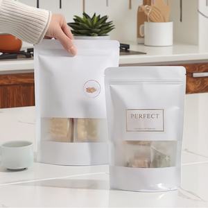 Bolsas de Papel Kraft Blancas Reutilizables de Alta Calidad con Ventana y Logotipo Personalizado, Diseñadas para Alimentos, Dulces y Bocadillos OEM/ODM - Product Image 1