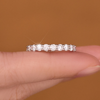 Bague d'éternité en argent 925 ronde Micro Pave Moissanite Pierres Bague d'éternité complète Bijoux Miossanate Bague en argent sterling 925