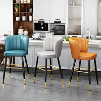 Tabourets de bar modernes en cuir de luxe léger, chaises hautes avec dossier pour la maison, l'hôtel et la salle à manger - Durables, écologiques, usage commercial