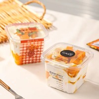 Boîtes à gâteaux en plastique PET transparentes carrées jetables de 400 ml avec couvercle pour la pâtisserie, le tiramisu, l'emballage de desserts