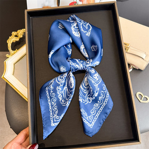 <span class=keywords><strong>Foulard</strong></span> Carré Vintage Orange Effet <span class=keywords><strong>Soie</strong></span> Paisley pour <span class=keywords><strong>Femme</strong></span>, Bandana Rétro, Écharpe <span class=keywords><strong>en</strong></span> <span class=keywords><strong>Soie</strong></span> Satinée pour Cheveux 70x70cm OEM/ODM - Product Image 5