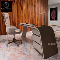 Table de bureau de designers italiens de haute qualité tapissée de cuir avec tiroir bureau de luxe pour immeuble de bureaux