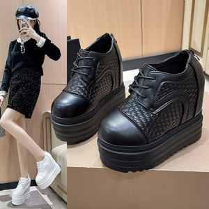 รองเท้าส้นเตารีดแบบผูกเชือกด้านหลัง หัวกลม สำหรับผู้หญิง ฤดูใบไม้ร่วง สไตล์ลำลอง พื้นหนา ไซส์ใหญ่ รองเท้าส้นเตารีดแบบสั้น - Product Image 2