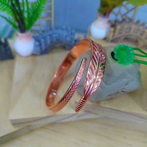 Elegant and retro leaf pattern <b>copper</b> bracelet European and American style antique bronze <b>bangle</b> suitable for everyday wear an - Product Image 1