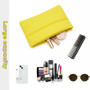 Trousse de Toilette Suspendue Légère en Néoprène Résistante à l'Eau Jaune Gris Zippée Moyenne Portable pour Voyage - Product Image 1