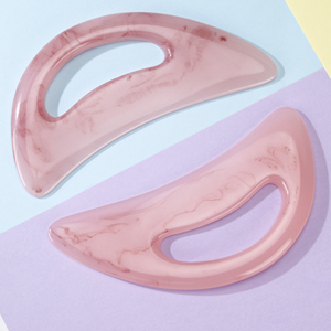 Outil de massage corporel Gua Sha en résine rose avec logo personnalisé, grand format, pour les jambes, la taille, avec poignée, grand planche Gua Sha - Product Image 4