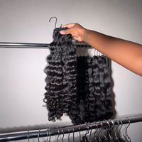Cheveux Indiens Bruts Naturellement Ondulés et Raides, Tissage de Cheveux Humains Bouclés Non Traités avec Cuticules Alignées
