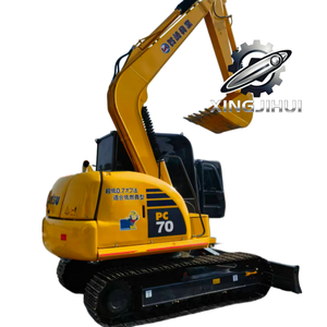 Excavatrice Komatsu 70-8 d'occasion, marque japonaise d'origine, 7 tonnes, petite taille, sur chenilles en caoutchouc. - Product Image 1