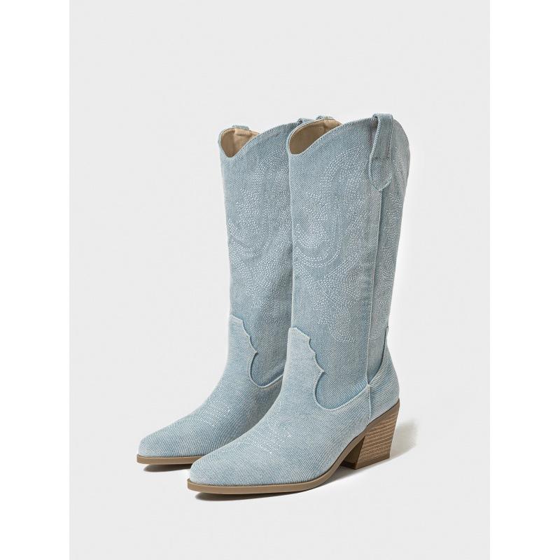 สีฟ้าอ่อน