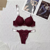 Ensemble de lingerie sexy en dentelle tissée Victoria's, soutien-gorge respirant à volants avec culotte brodée discrète